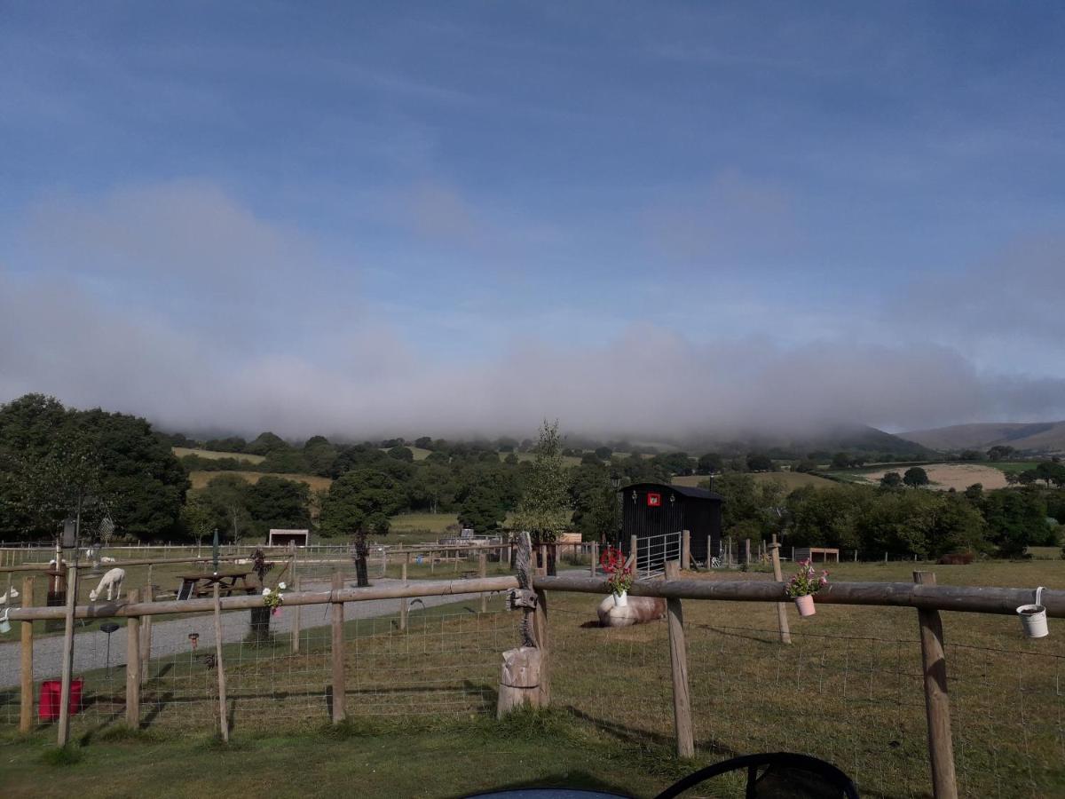 Ruby Shepherds Hut Sleeps 4 Rhayader Dış mekan fotoğraf