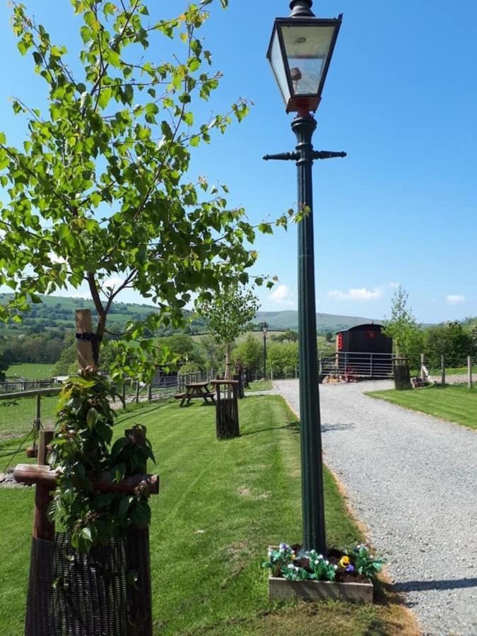 Ruby Shepherds Hut Sleeps 4 Rhayader Dış mekan fotoğraf